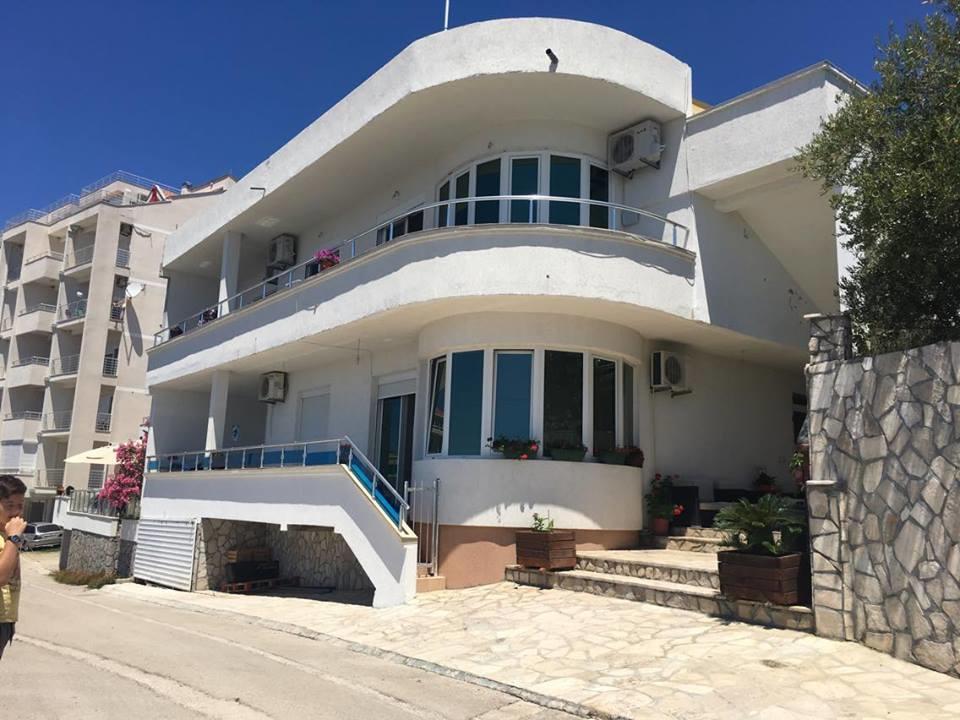 Apartmani Dini Ulcinj Bagian luar foto