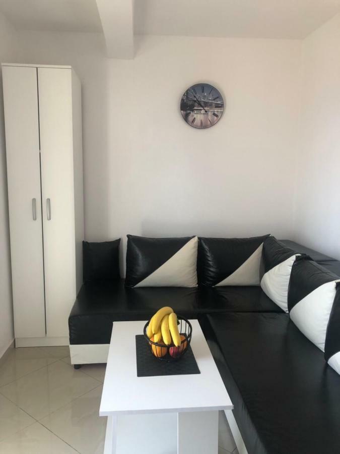 Apartmani Dini Ulcinj Bagian luar foto