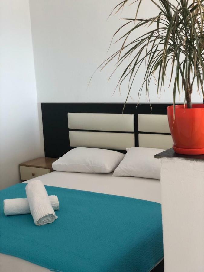 Apartmani Dini Ulcinj Bagian luar foto
