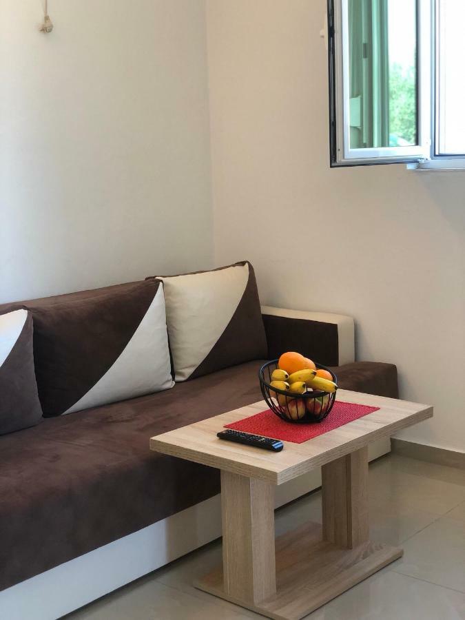 Apartmani Dini Ulcinj Bagian luar foto