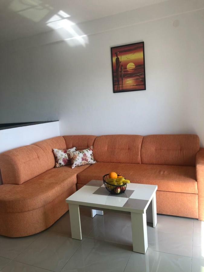 Apartmani Dini Ulcinj Bagian luar foto