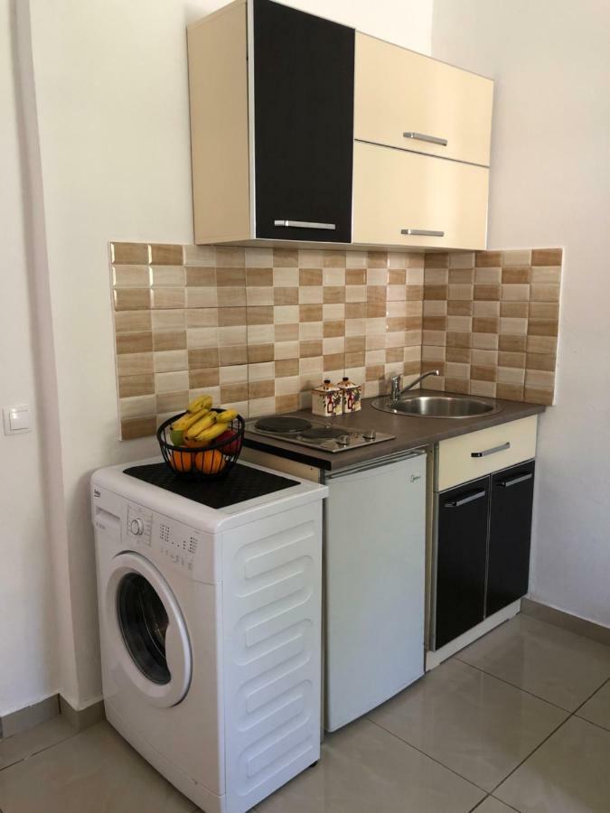 Apartmani Dini Ulcinj Bagian luar foto