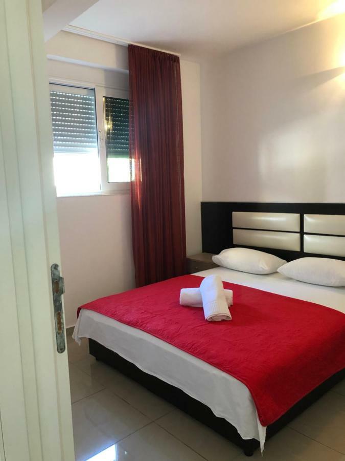 Apartmani Dini Ulcinj Bagian luar foto