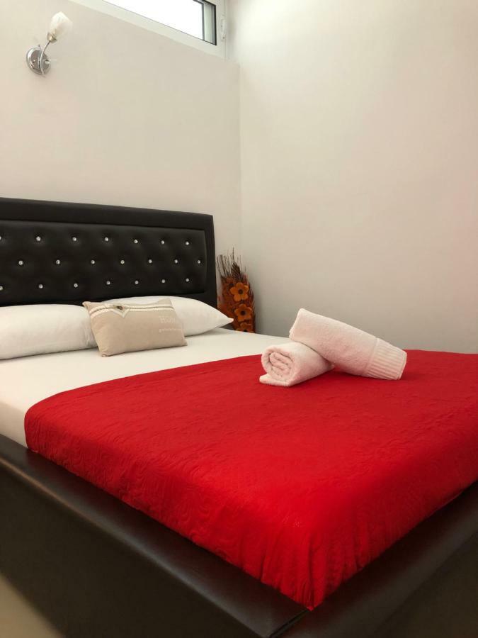 Apartmani Dini Ulcinj Bagian luar foto